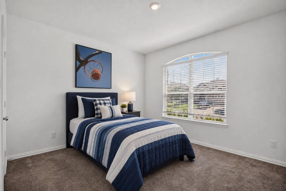 Photo of 729 Lombard Lane