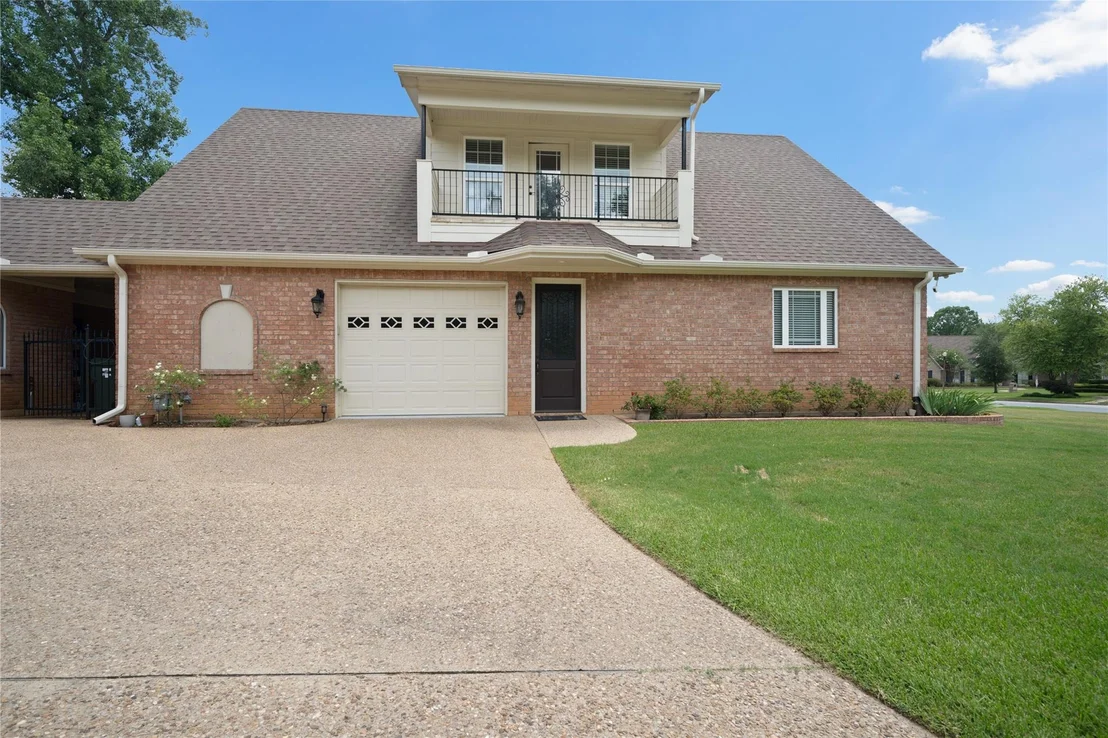Photo of 7402 Hollytree Drive