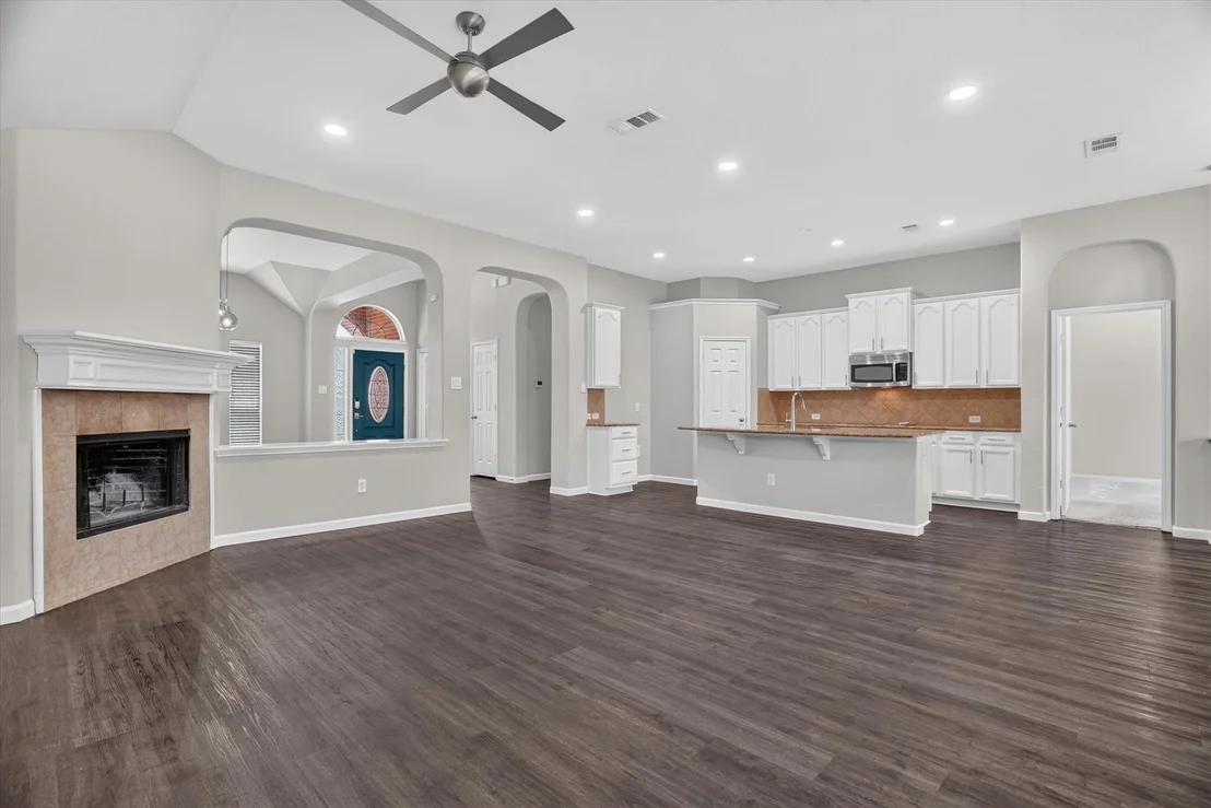 Photo of 817 Peach Lane
