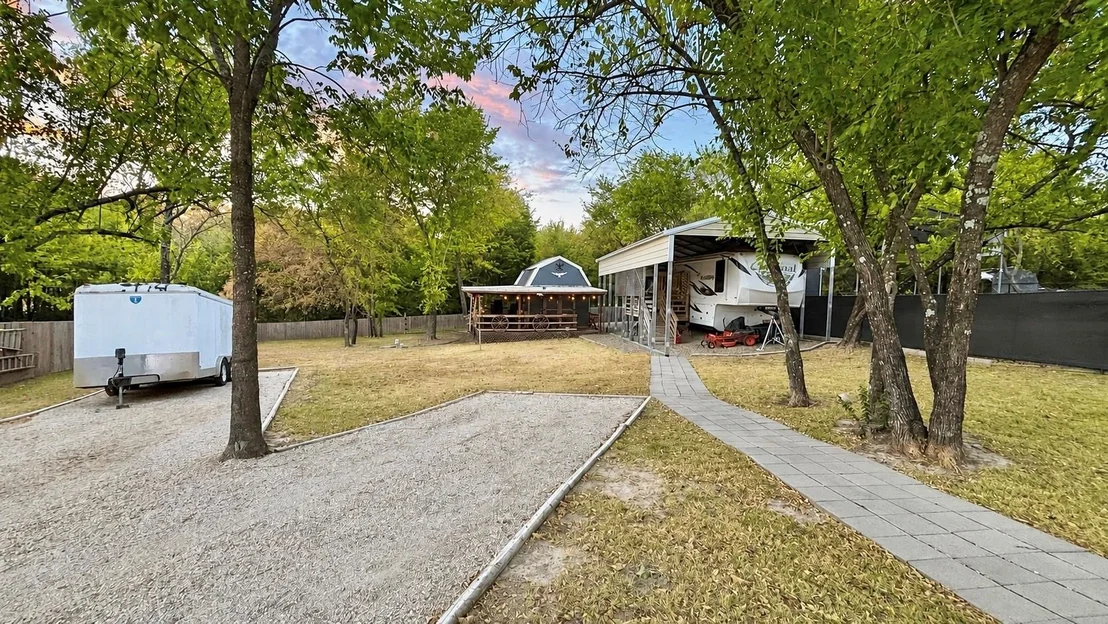Photo of 615 Waterfront Row
