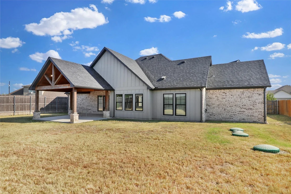 Photo of 8023 Pennington