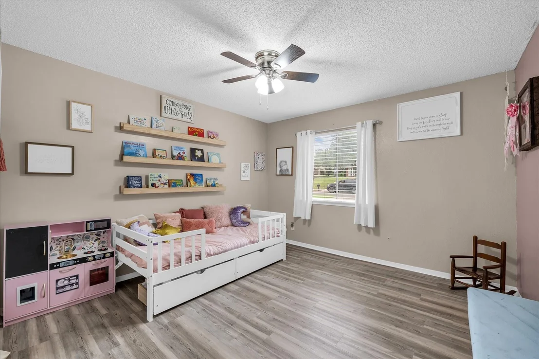 Photo of 913 Montclair Drive