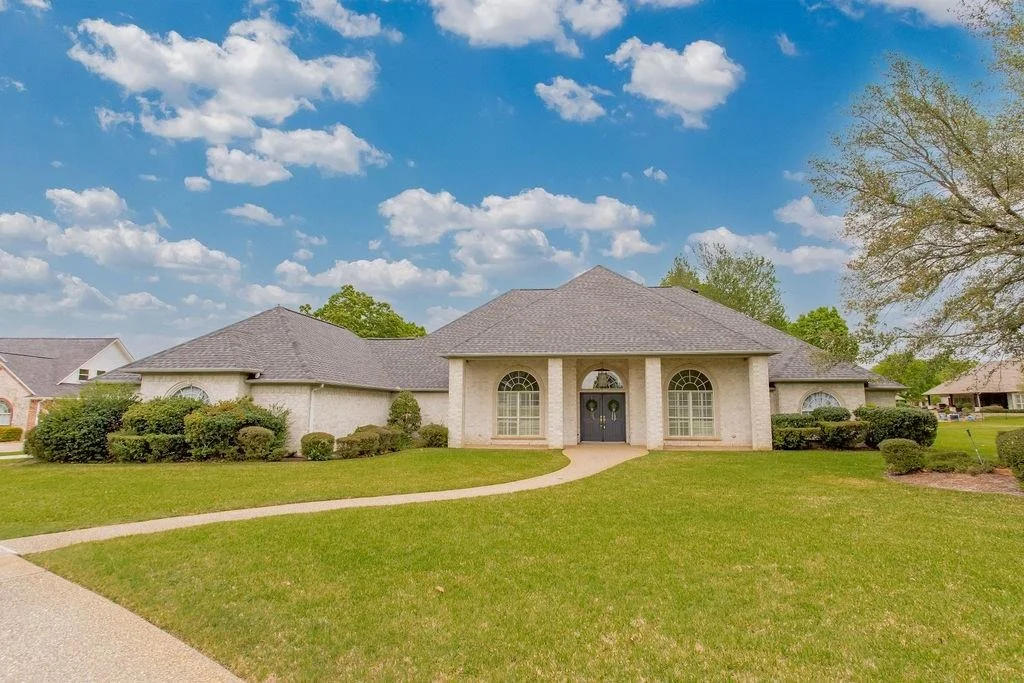 Photo of 141 Cypress Point Circle