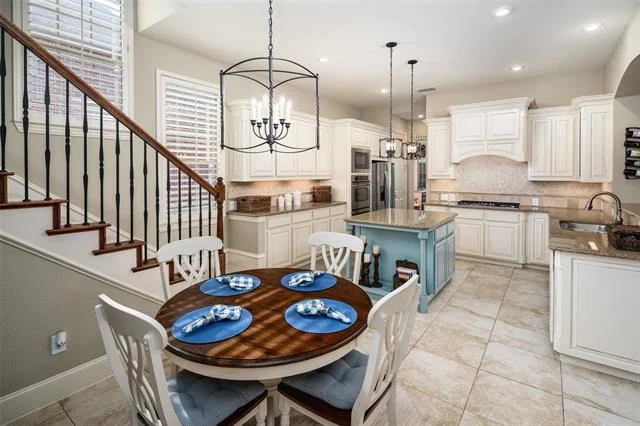 Photo of 901 Crestmoor Drive