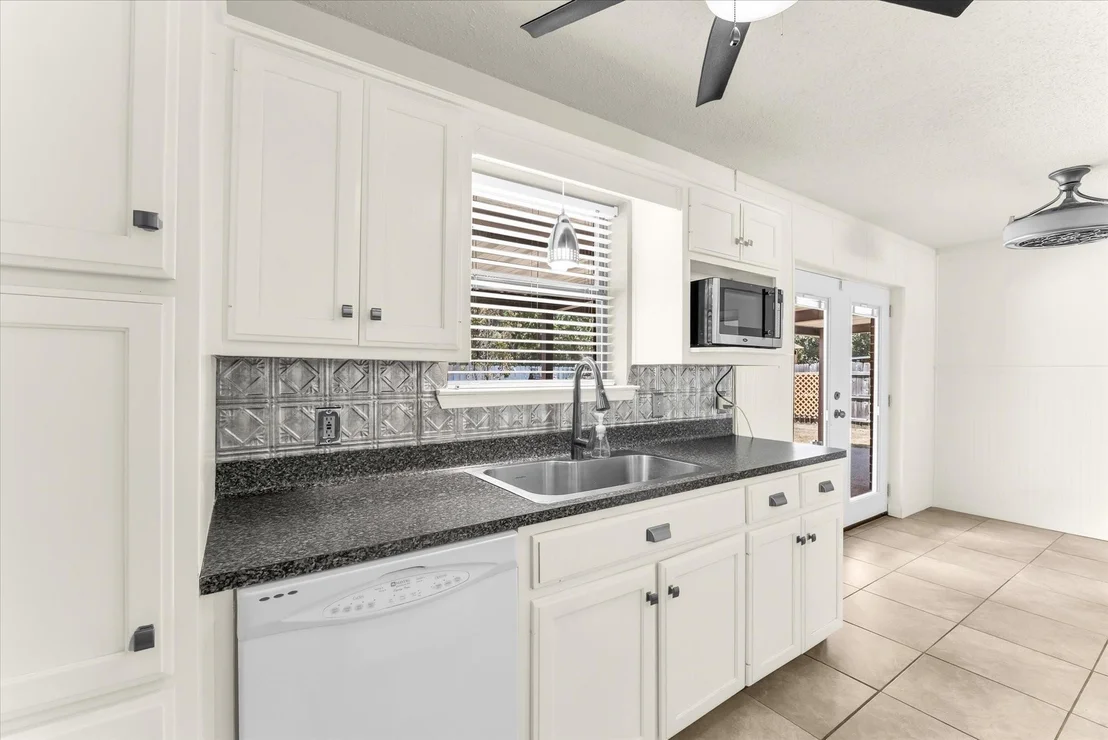 Photo of 4626 Lexington Street