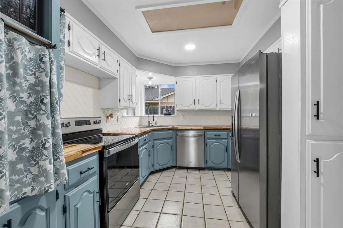 Photo of 913 Montclair Drive