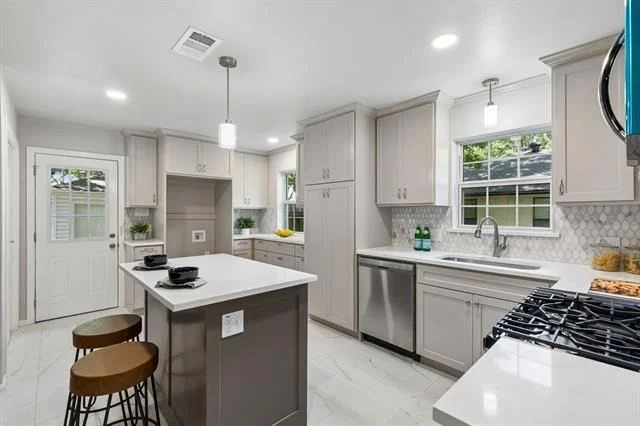 Photo of 1812 Swan Drive