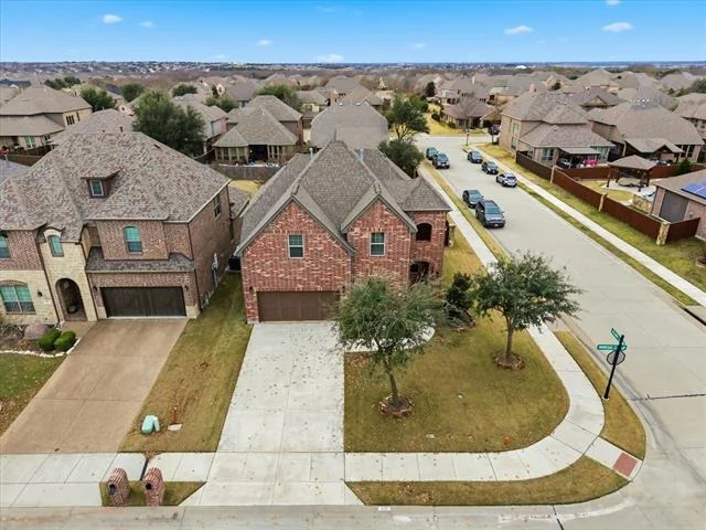 Photo of 609 Bordeaux Drive