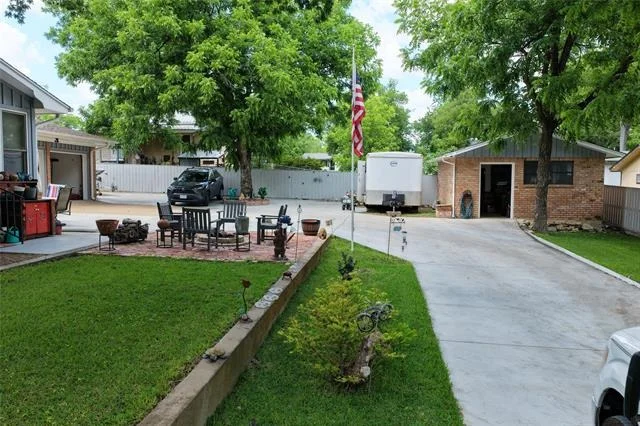 Photo of 900 N Elm Street