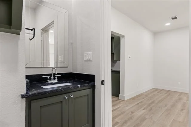 Photo of 502 W 6th Street