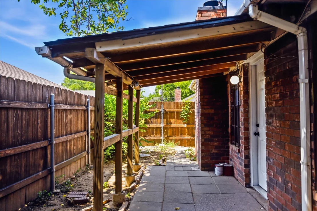 Photo of 2022 Minnie Drive