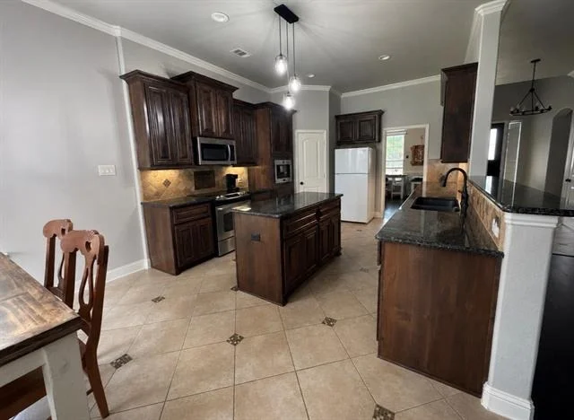 Photo of 412 Bur Oak Trail