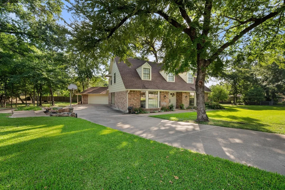 Photo of 1700 Jennifer Circle