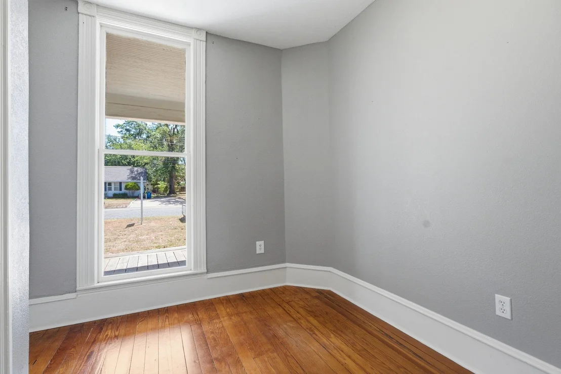 Photo of 1009 N Pacific