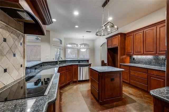 Photo of 4401 Oak Shores Circle