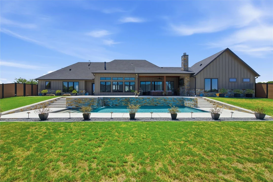 Photo of 2223 Grass Roots Road