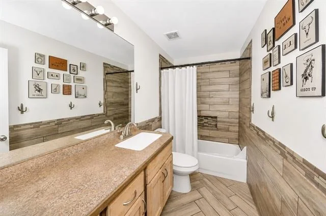 Photo of 1253 Topeka Drive