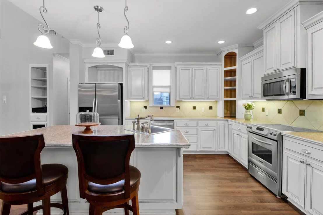 Photo of 3815 Holly Ridge Drive