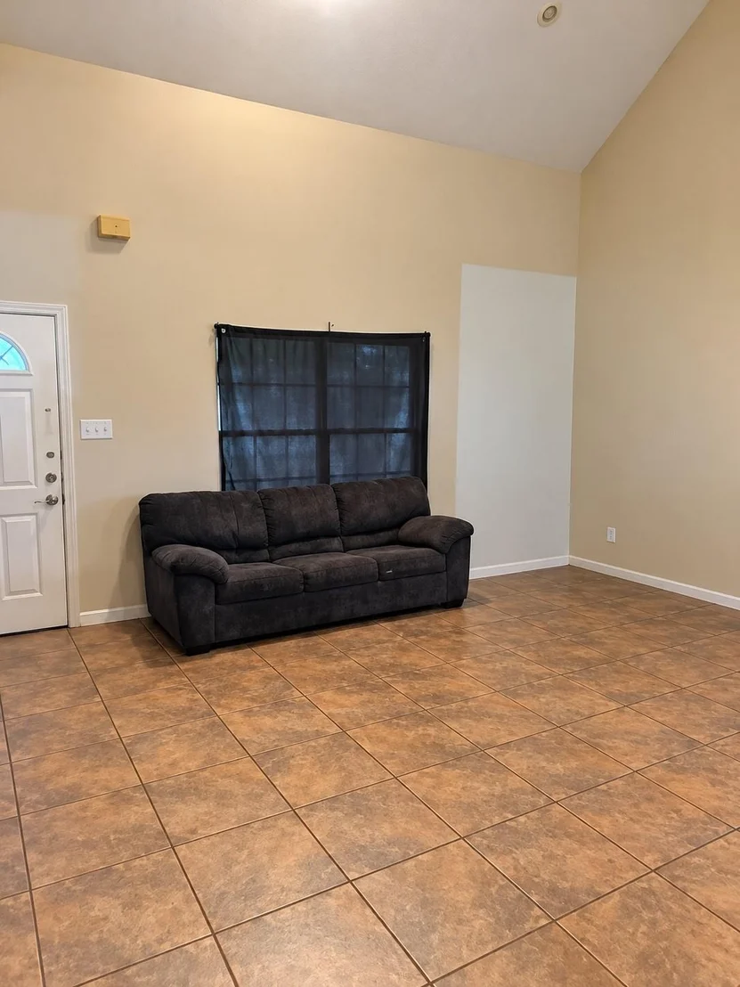 Photo of 1017 W 3rd Street