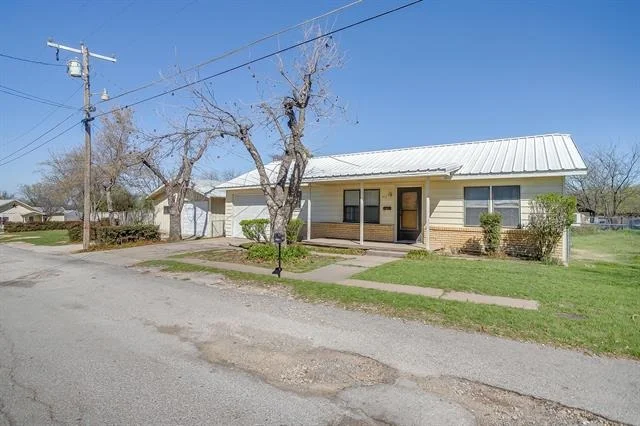 Photo of 422 N 3rd Street