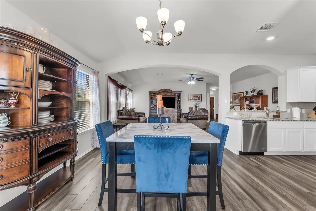 Photo of 2912 Brosnan Road