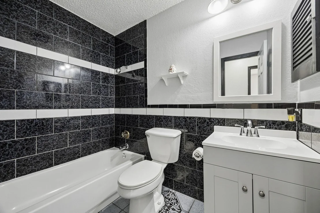Photo of 2409 Doral