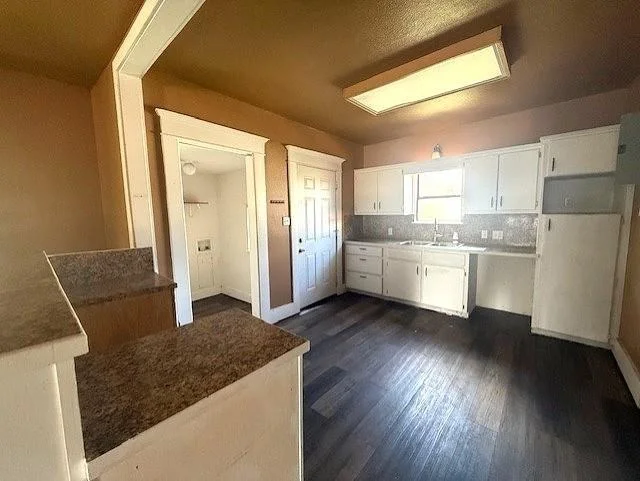 Photo of 700 W 8th Street