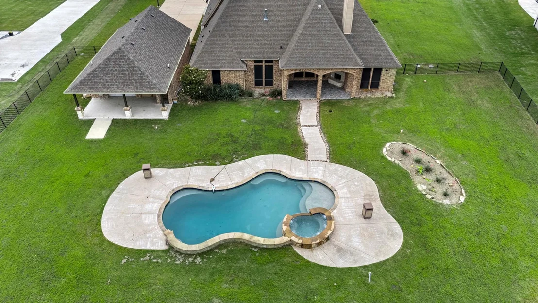 Photo of 2135 Lake Estates Drive