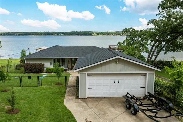 Photo of 138 Pin Oak Drive