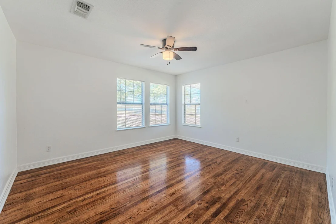 Photo of 688 Private Road 1152