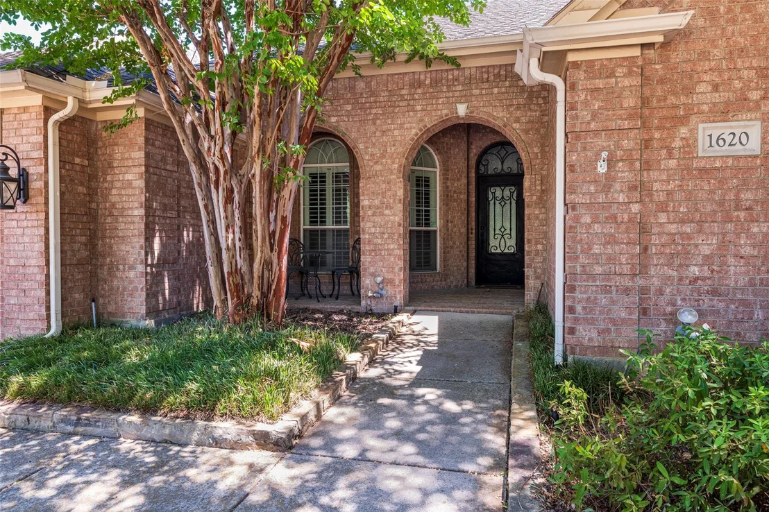 Photo of 1620 Babbling Brook Drive