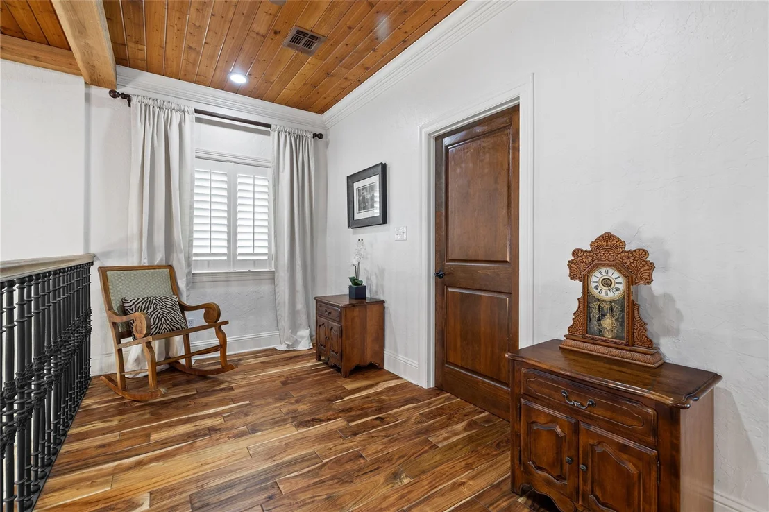 Photo of 742 Private  Road 7219