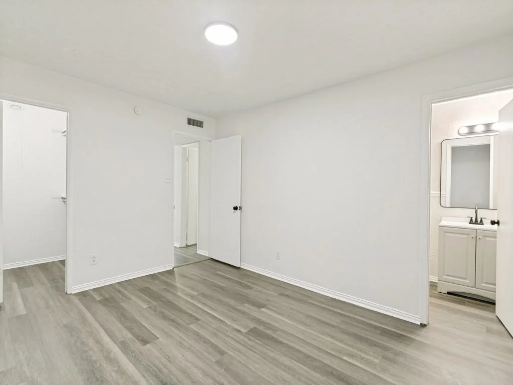 Photo of 905 Hawthorne Drive