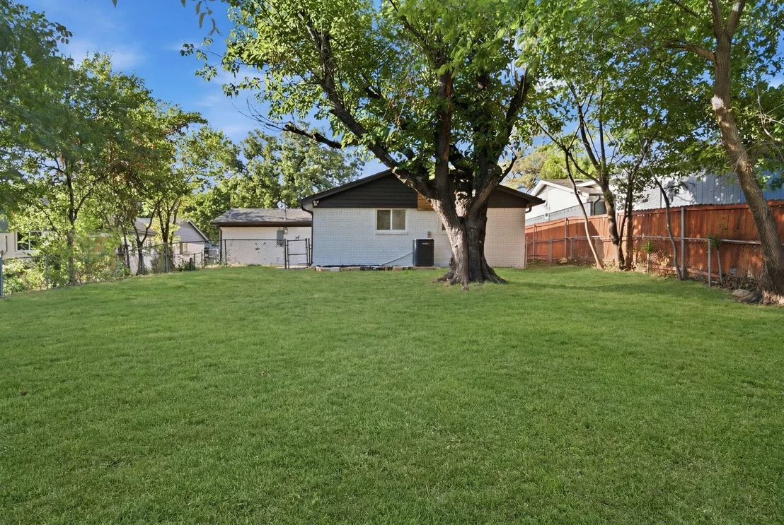 Photo of 6632 Ellis Road