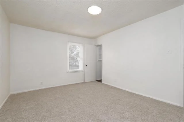 Photo of 2118 N Mockingbird Lane