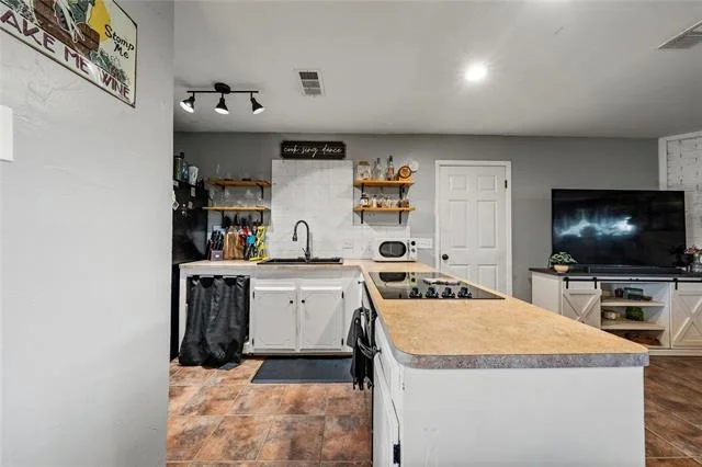 Photo of 837 W 3rd Street