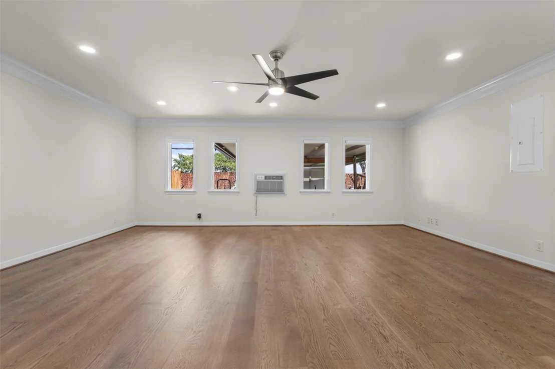 Photo of 908 Vinecrest Lane