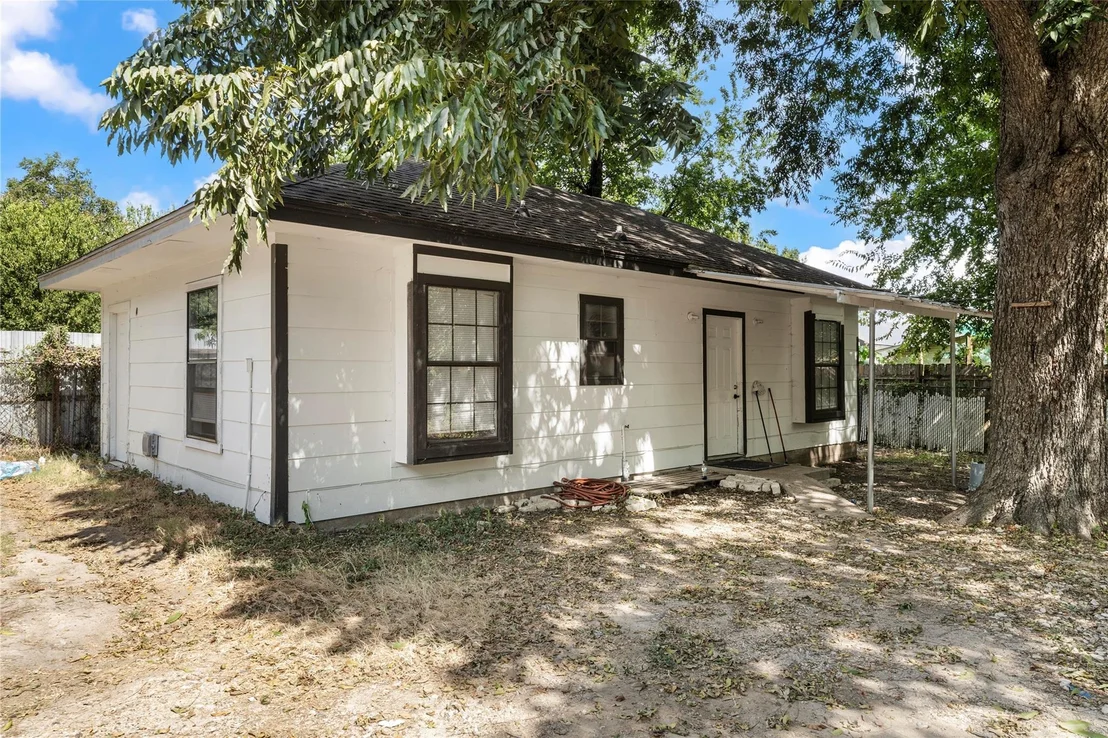 Photo of 2400 Park Avenue