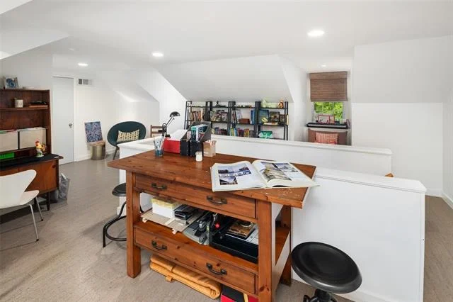 Photo of 622 N Brookside Drive