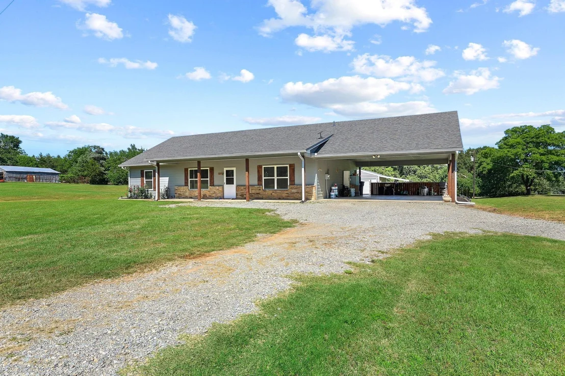Photo of 2658 Oak Ridge Road