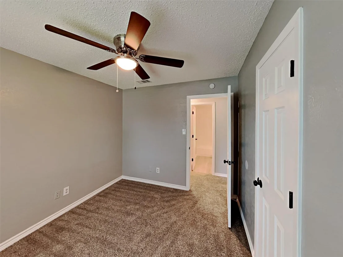 Photo of 702 Redbud Drive