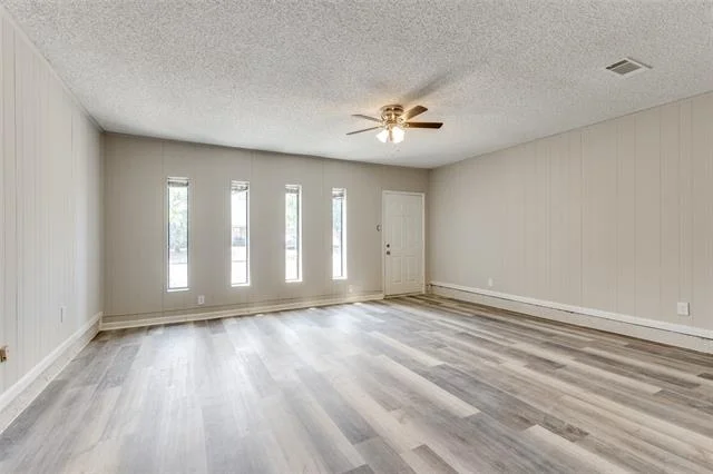 Photo of 1541 Cloverdale Drive