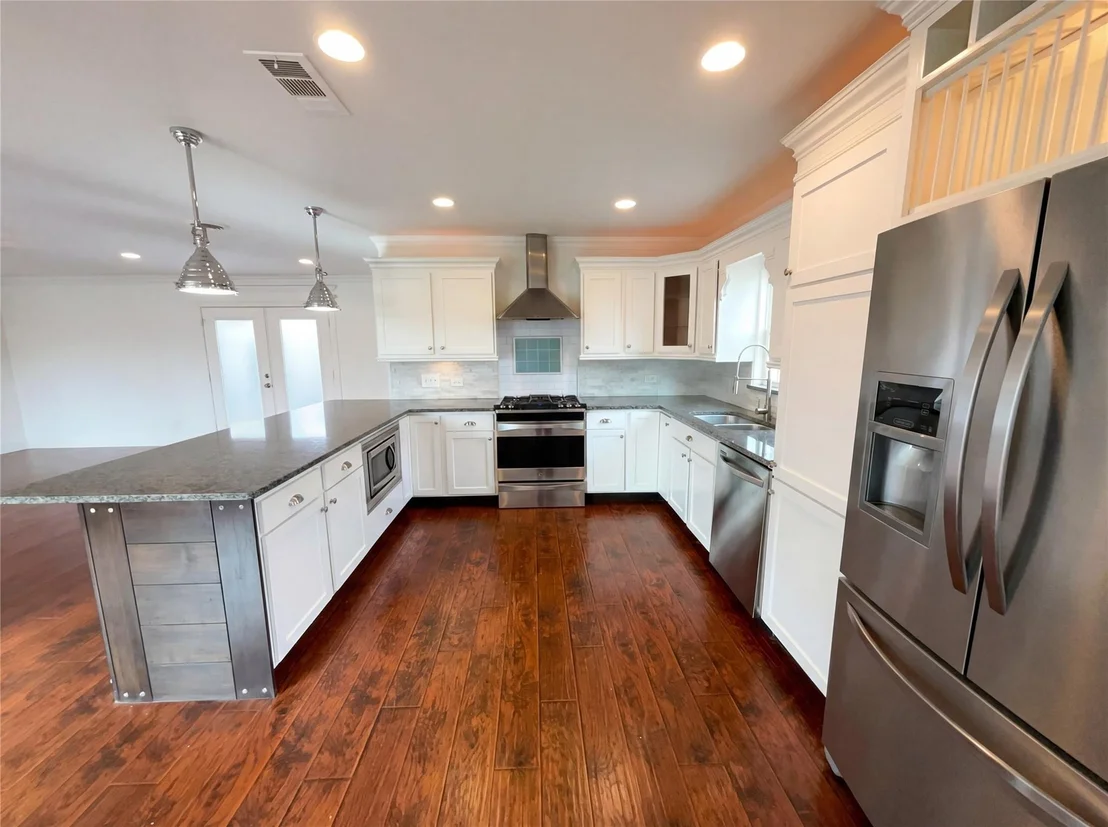 Photo of 8541 Strathmore Drive