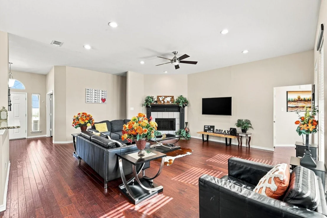 Photo of 335 Linhurst Drive