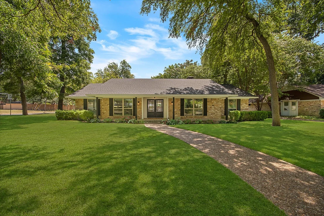 Photo of 1049 Forest Grove Drive