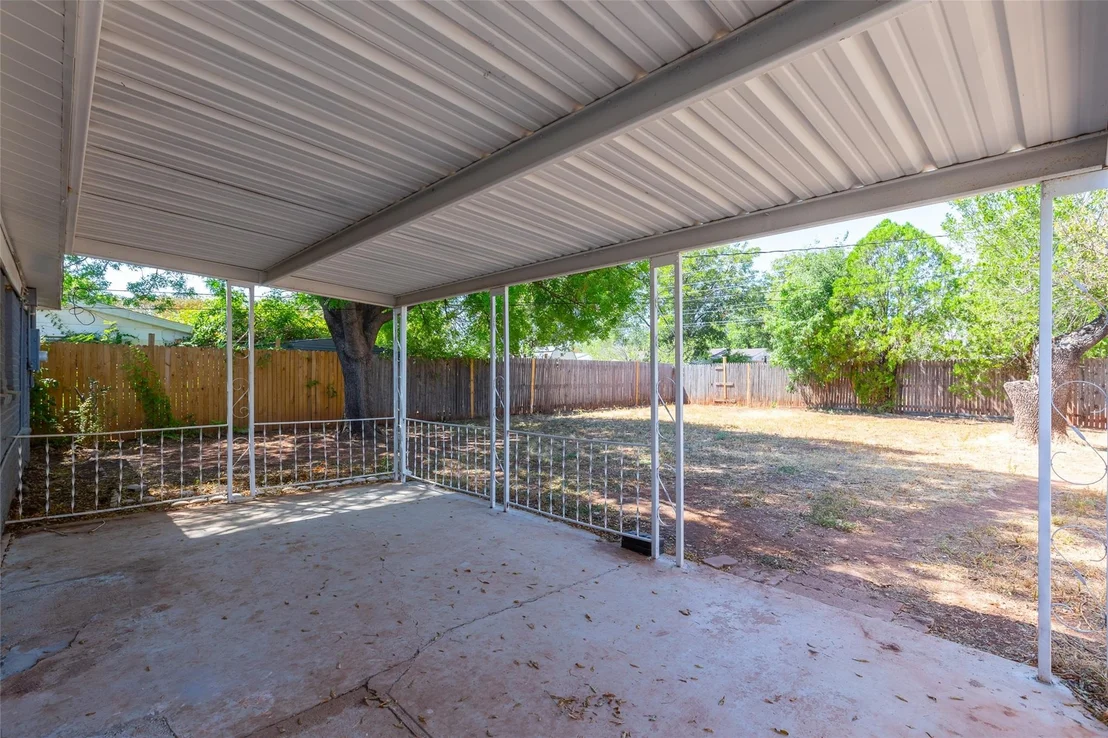 Photo of 2142 N Mockingbird Lane