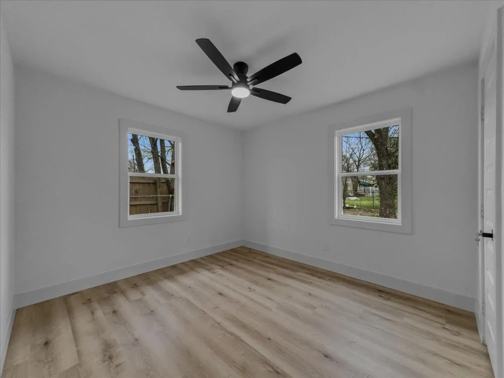 Photo of 802 Nl Robinson Drive