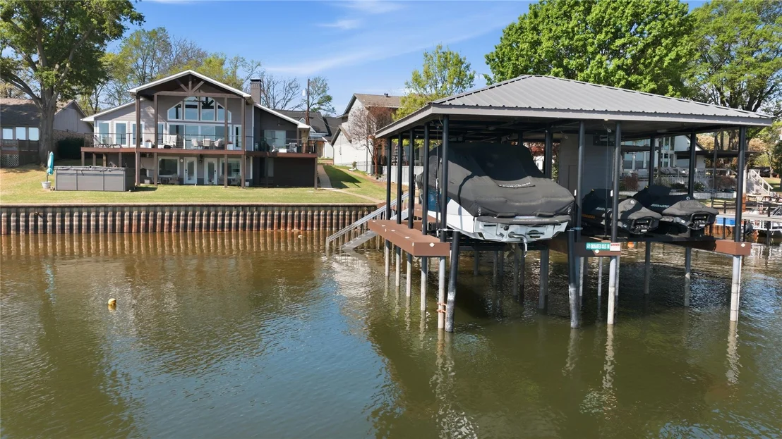 Photo of 648 Enchanted Isles Drive