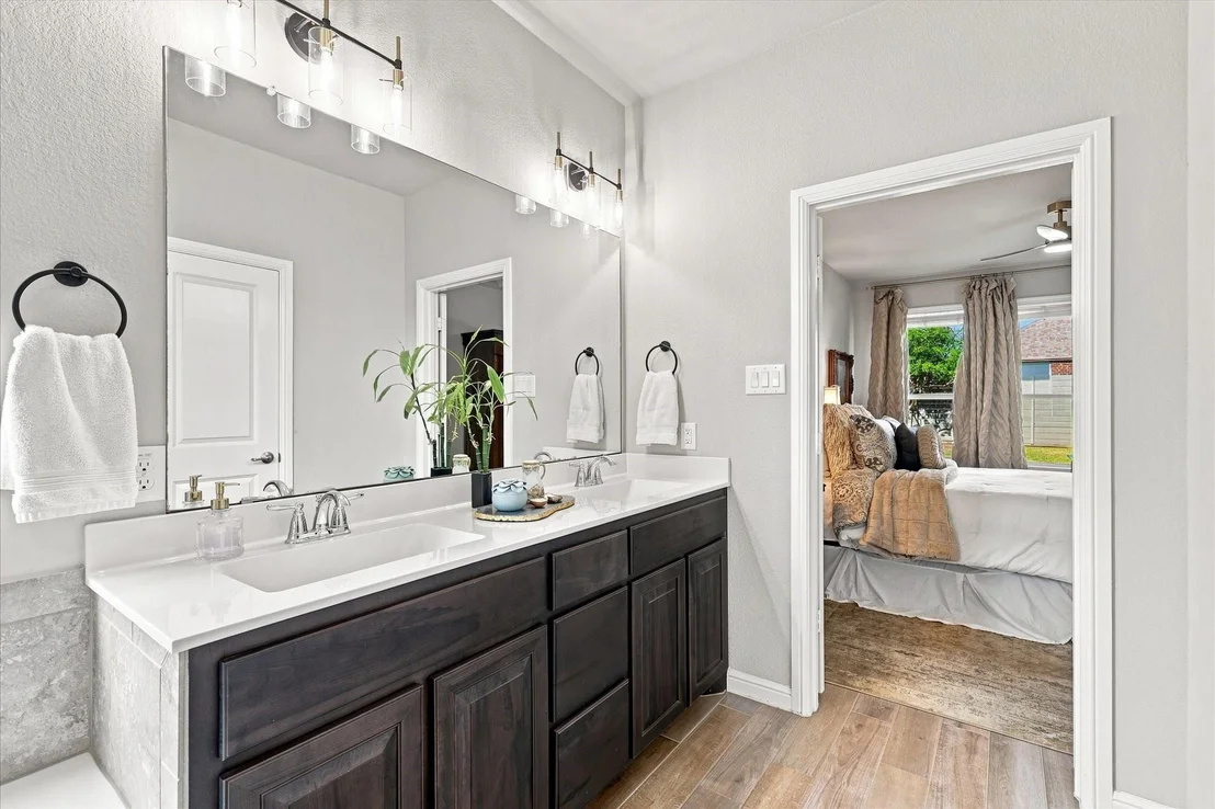 Photo of 1325 Canary Lane