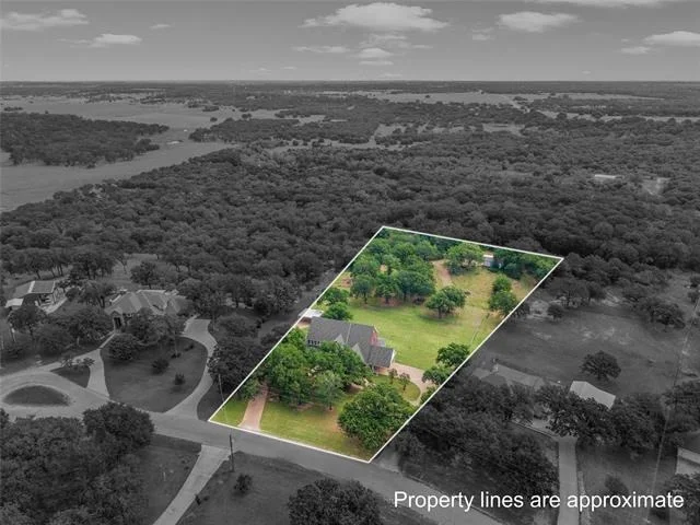 Photo of 290 Bolton Circle